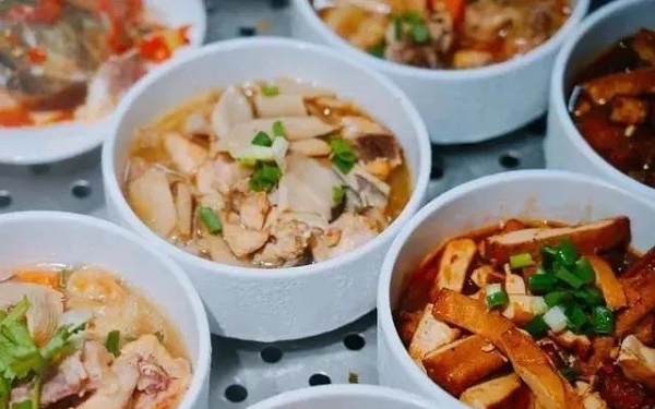 社區(qū)食堂訂餐能干嘛?是自己搭建訂餐平臺好還是加盟好？